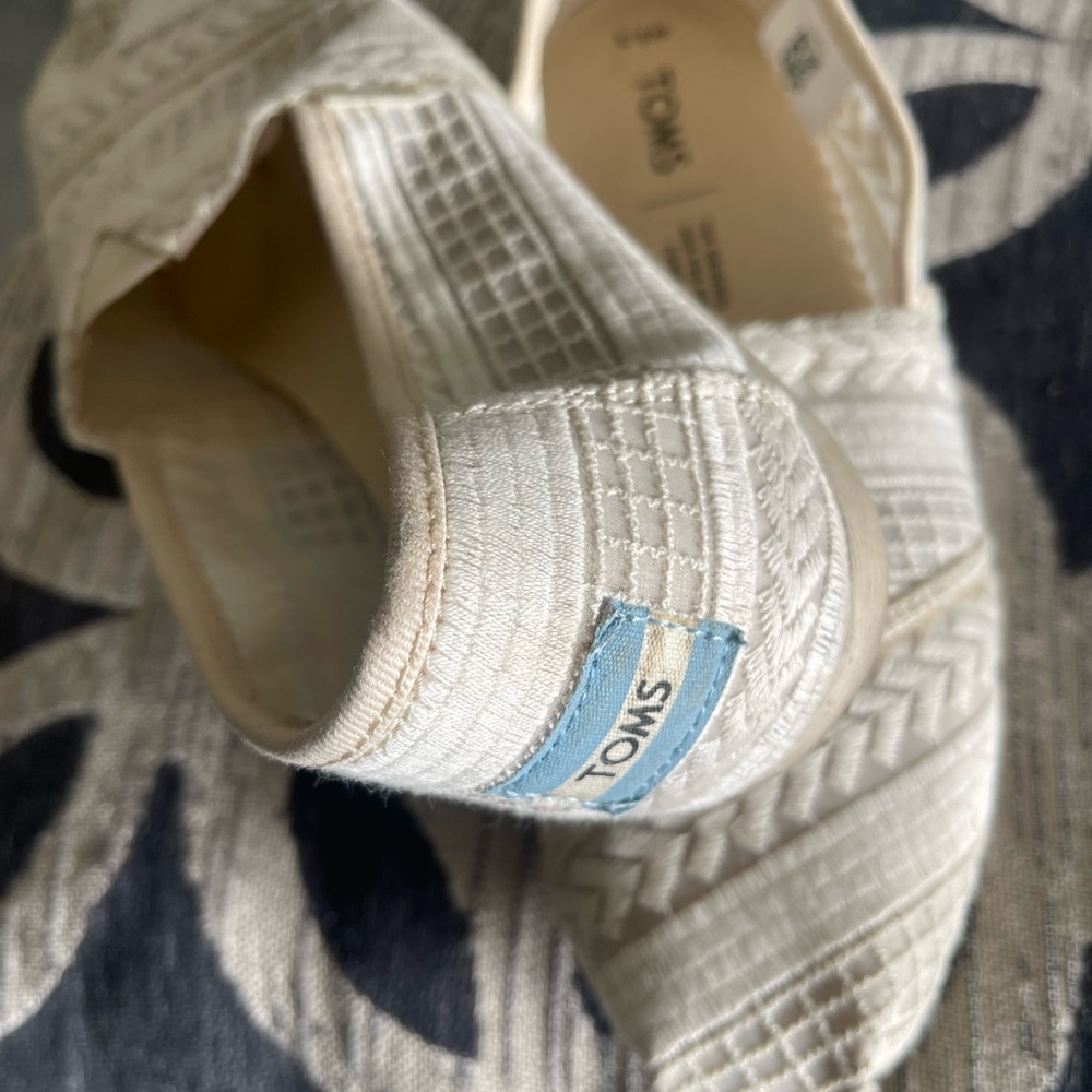 Toms NWOT 6.5